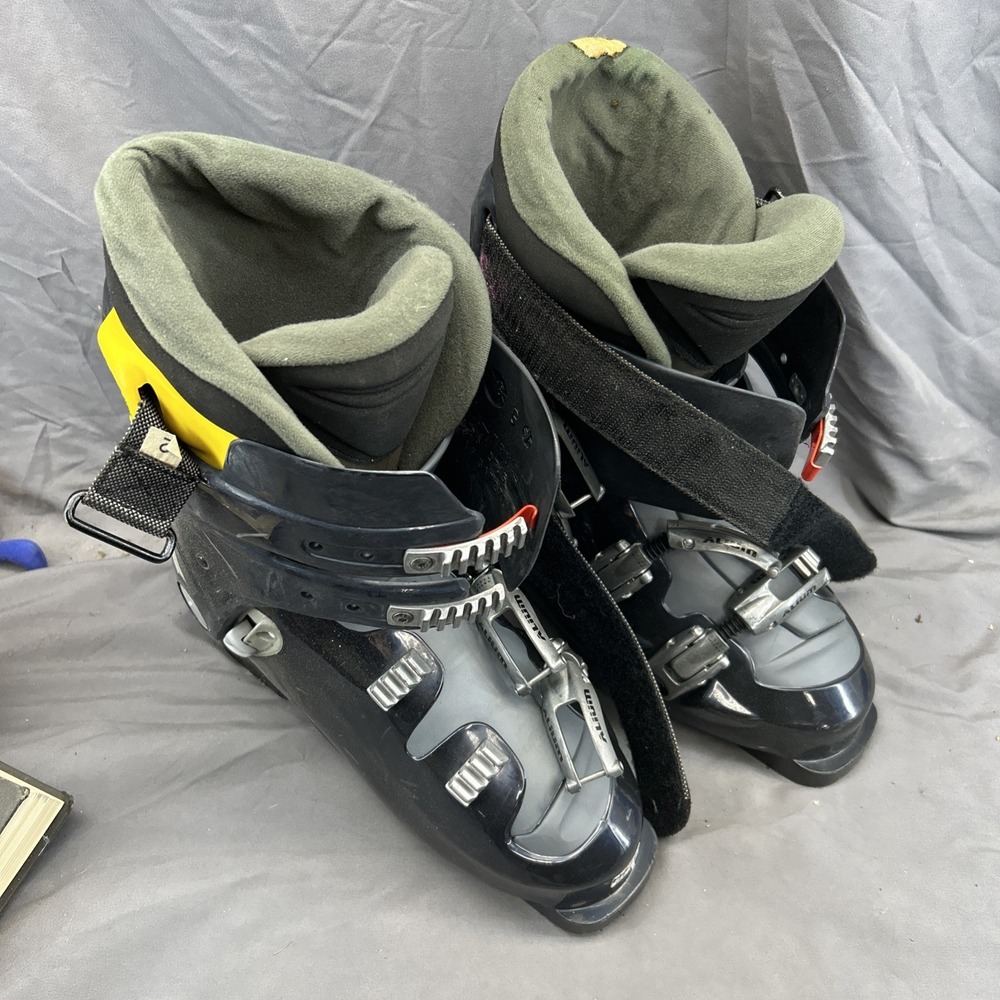 Snow Boots Solomon 9.5‎